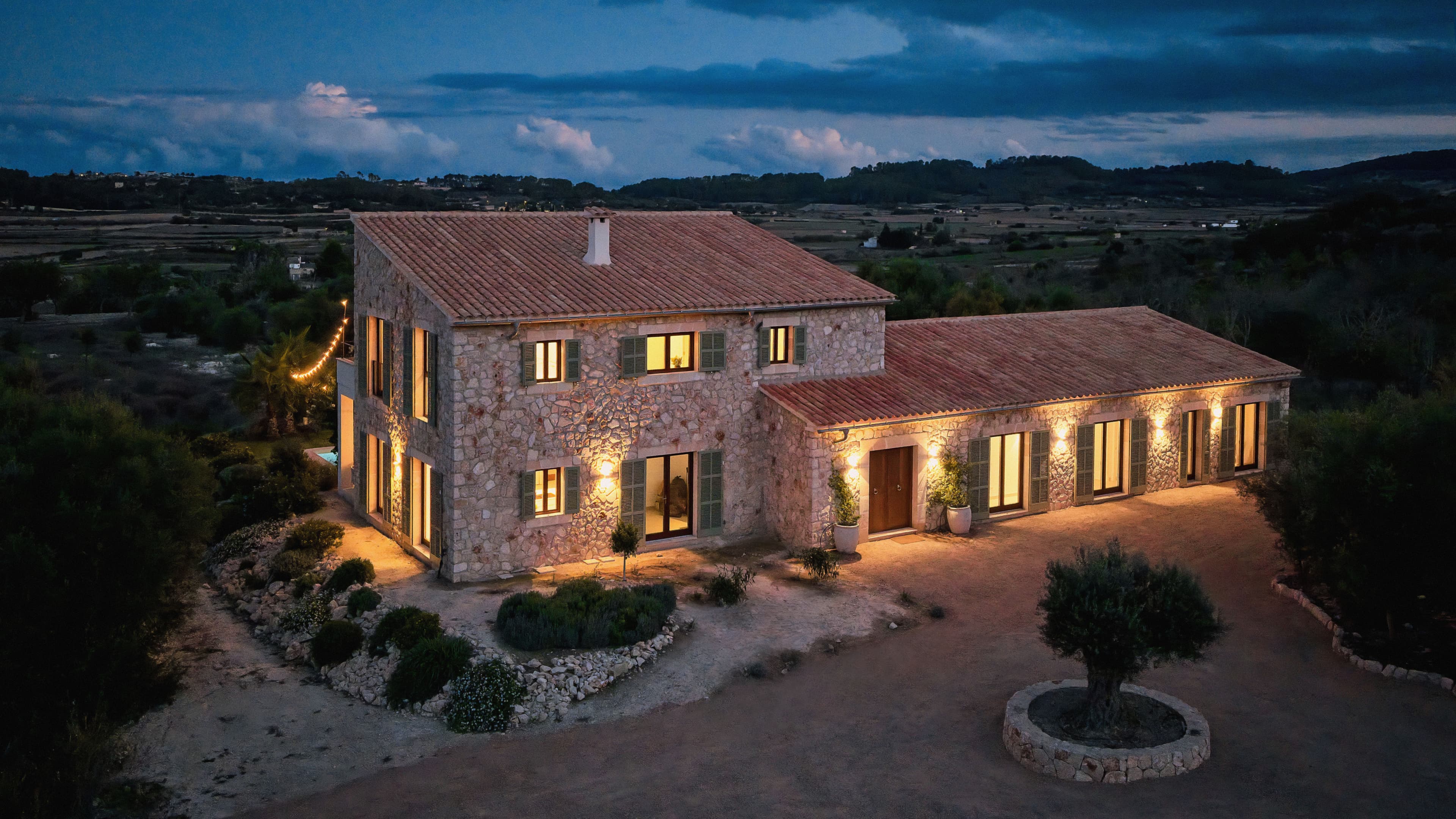 mallorca-haus-abends