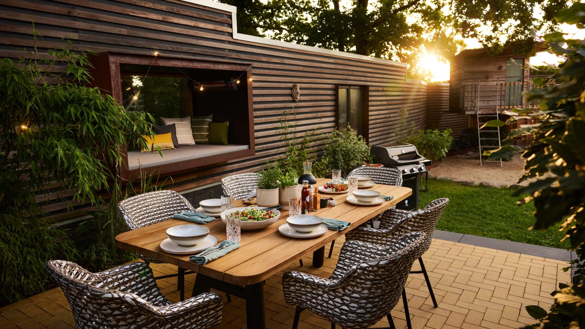 Bild mit Grillterrasse und Kuschelecke